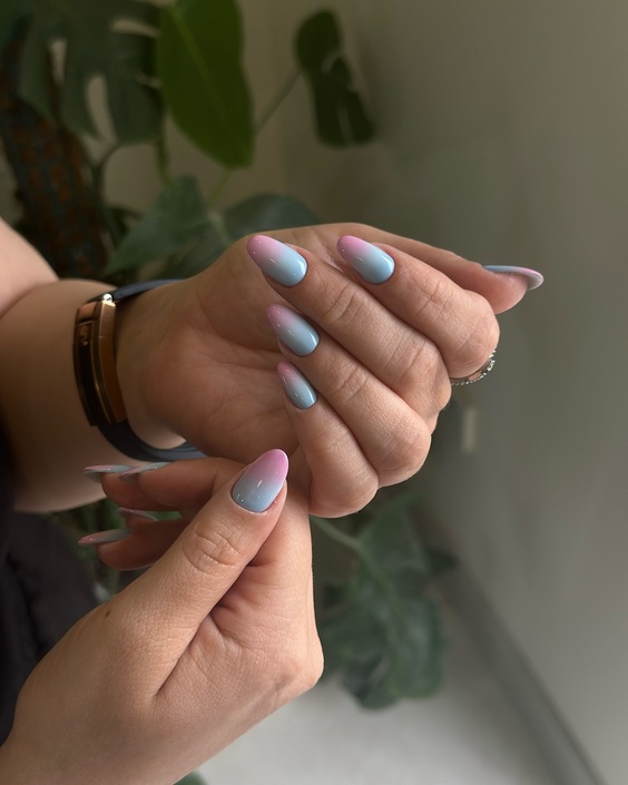 19 Master the Art of Ombre Nails: A Guide to Stunning Gradient Designs