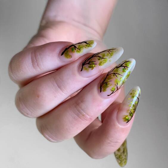 19 Autumn Nail Art: Discover Stunning Fall Tree Designs