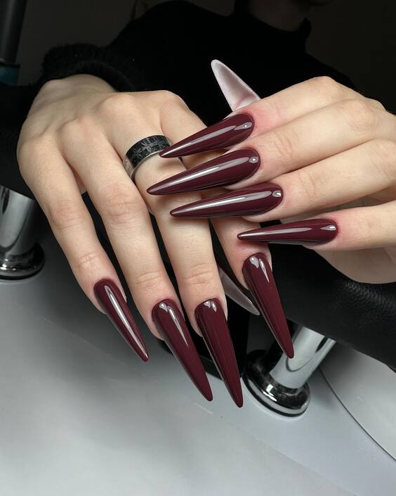 23 Stunning Burgundy Fall Nails: Elegant Designs for Autumn