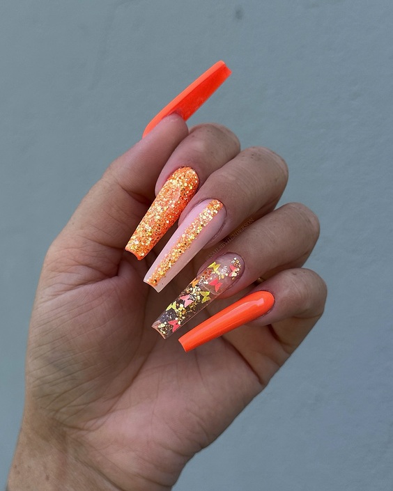 19 Top Fall Nails Glitter Designs: From Subtle to Bold Styles