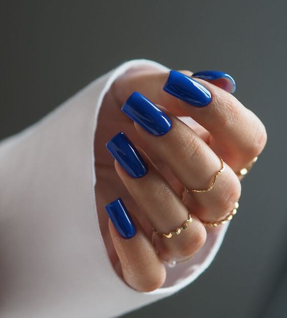 21 Stunning Navy Blue Nail Designs for a Chic Fall Look