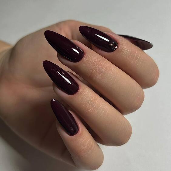 23 Best Fall Nail Colors: Trendy Designs and DIY Tips