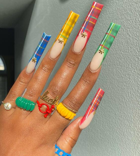 22 Fall Plaid Nails: Trendy Designs for a Stylish Autumn Look