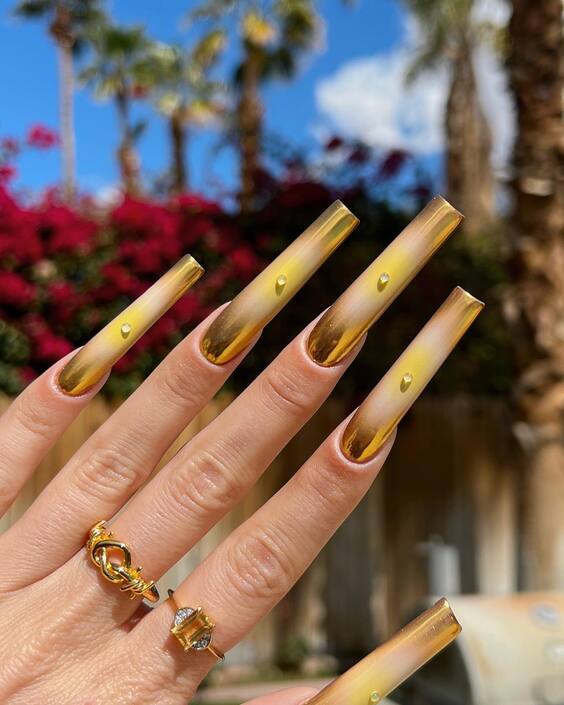 20 Stunning Yellow Fall Nail Designs for a Vibrant Autumn Look