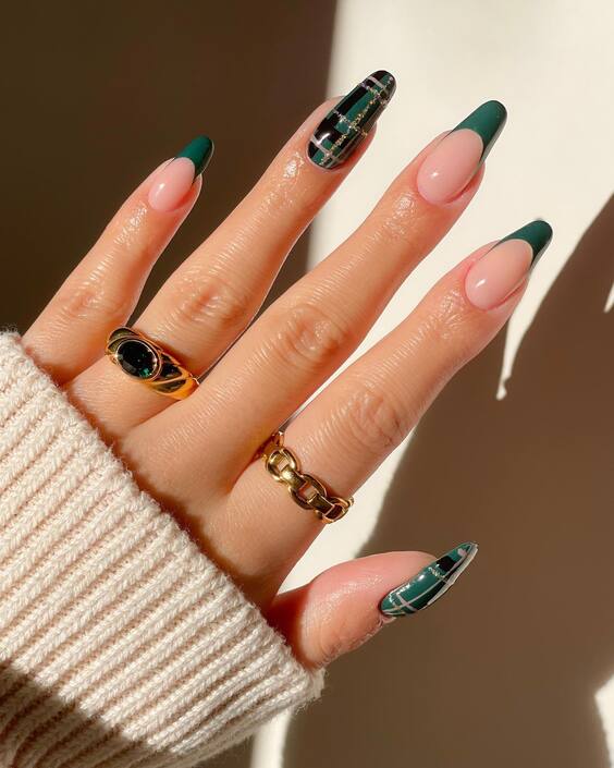 22 Fall Plaid Nails: Trendy Designs for a Stylish Autumn Look