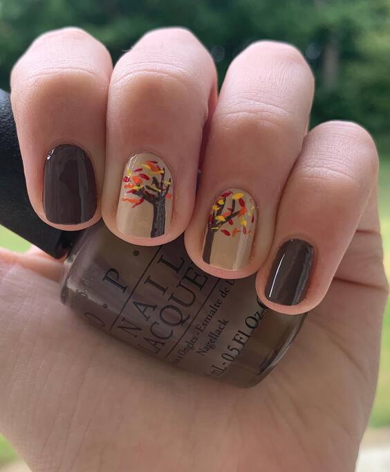 19 Autumn Nail Art: Discover Stunning Fall Tree Designs