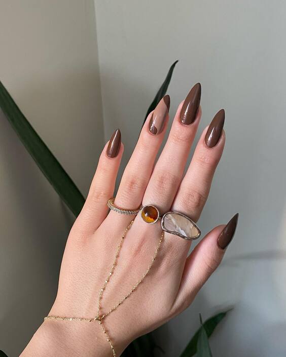 23 Best Fall Nail Colors: Trendy Designs and DIY Tips