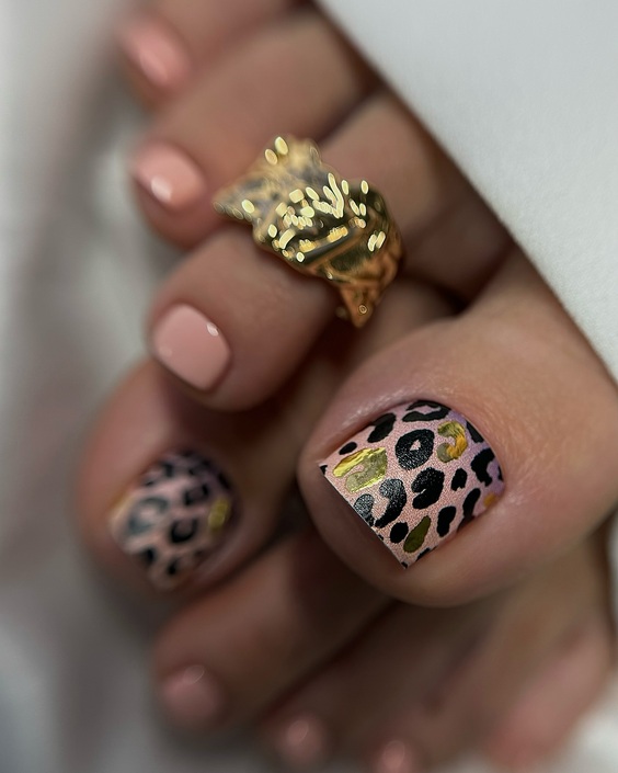 20 Fall Toe Nail Art Designs: Explore Seasonal Style & Color Trends