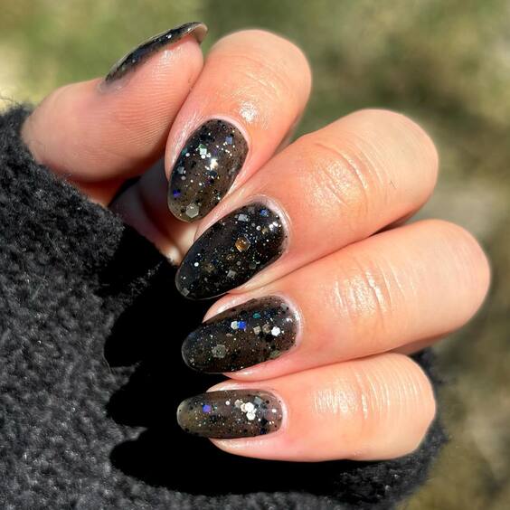 19 Trending Dark Fall Nail Colors 2024: Bold & Beautiful Designs!