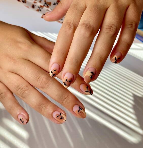 21 Autumn Leaf Nail Art: Trendy Designs for Fall