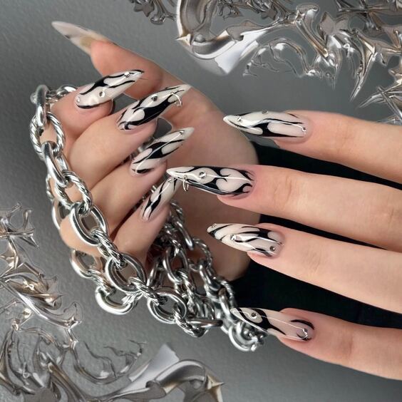 22 Elegant White Fall Nail Designs for a Chic Autumn Look