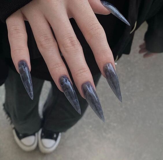 21 Explore Top Winter Nail Designs: From Gothic Stilettos to Elegant Pastels