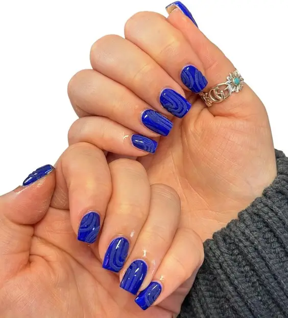 21 Stunning Navy Blue Nail Designs for a Chic Fall Look