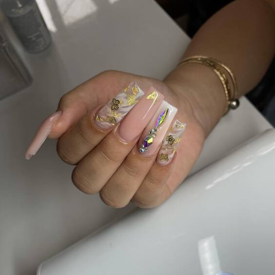 21 Stunning Butterfly Acrylic Nails: Discover Chic & Whimsical Designs!