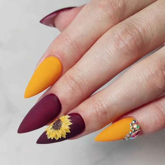 22 Explore Stunning Fall Themed Nails: Designs, Ideas, and Tips for Autumn