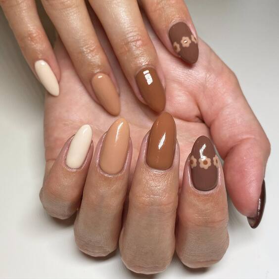 23 Fall Nails 2024 Almond: Top Styles for a Stylish Autumn Look