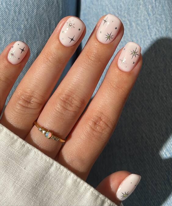 23 Trendy Short Fall Acrylic Nails: Explore Top Designs!