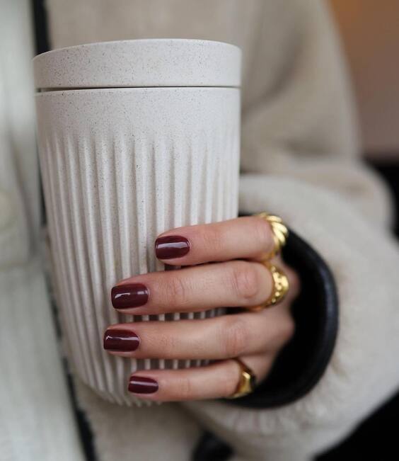 23 Stunning Burgundy Fall Nails: Elegant Designs for Autumn