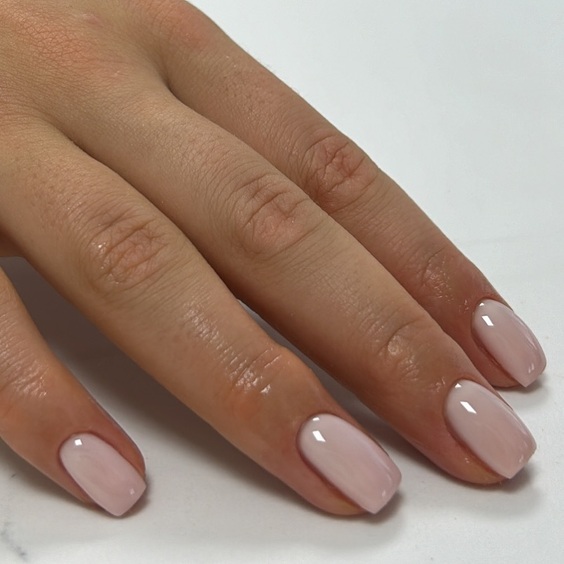 21 Short Round Acrylic Nails: Explore Creative & Elegant Designs!