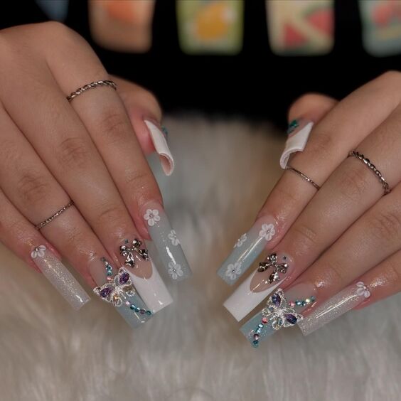 21 Stunning Butterfly Acrylic Nails: Discover Chic & Whimsical Designs!