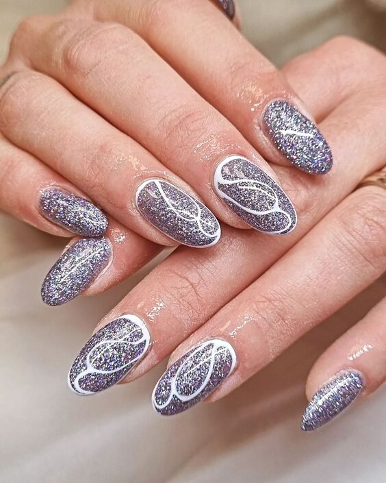 19 Top Fall Nails Glitter Designs: From Subtle to Bold Styles