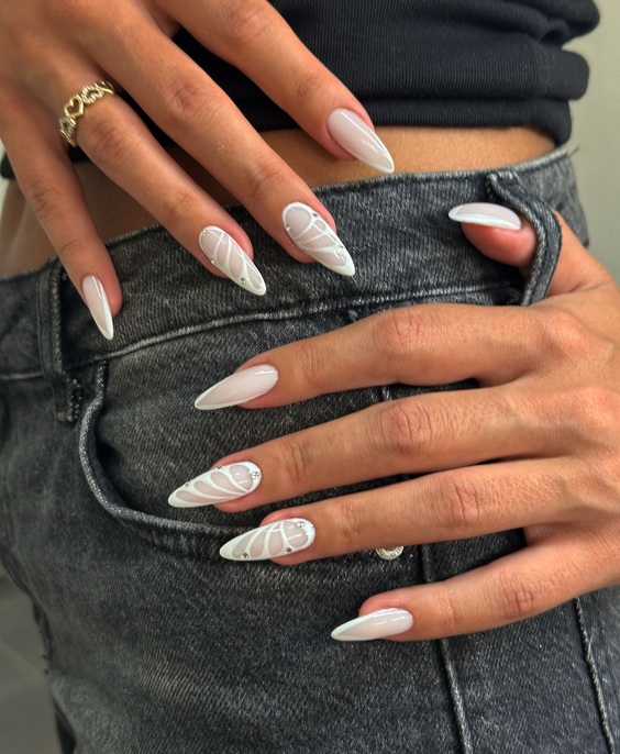 22 Elegant White Fall Nail Designs for a Chic Autumn Look