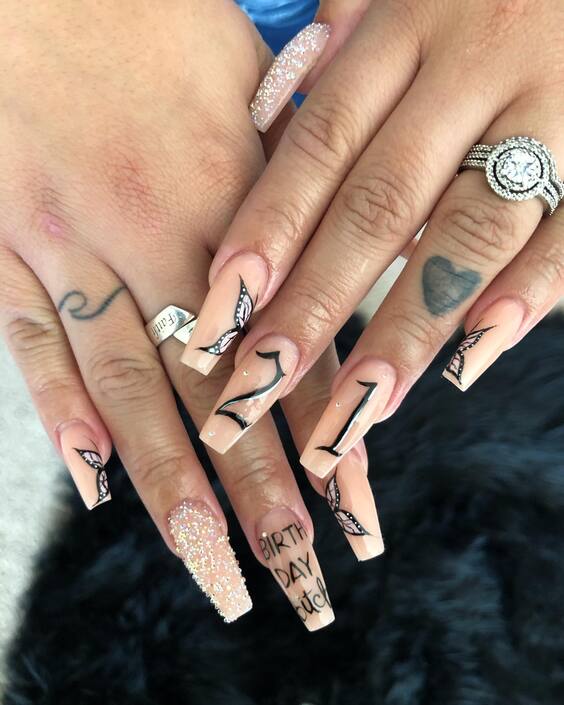 22 Elegant Fall Birthday Nails: Top Styles for Your Special Day!