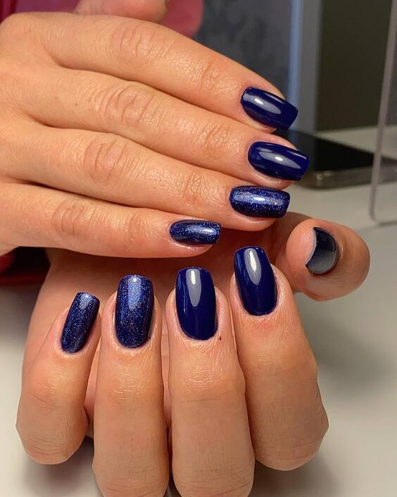 21 Stunning Navy Blue Nail Designs for a Chic Fall Look