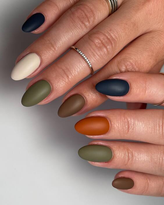 23 Fall Nails 2024 Almond: Top Styles for a Stylish Autumn Look