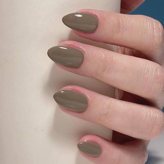 19 Stunning Nude Nail Colors for Every Skin Tone: Tips & Styles 2024