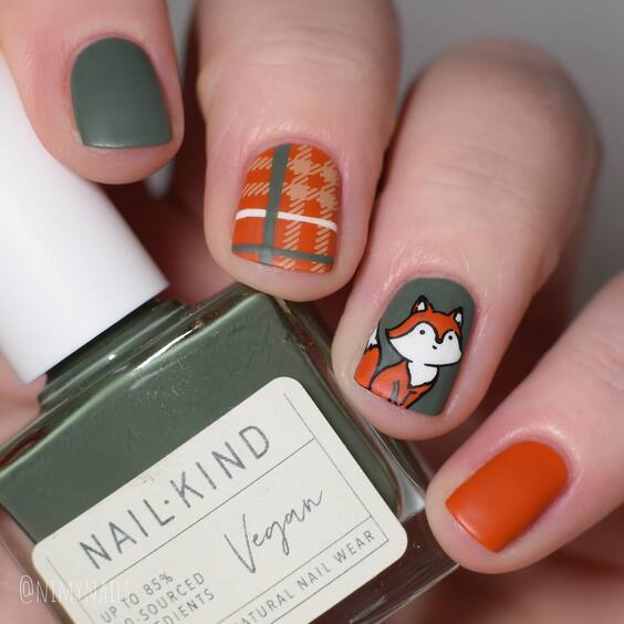 22 Fall Plaid Nails: Trendy Designs for a Stylish Autumn Look