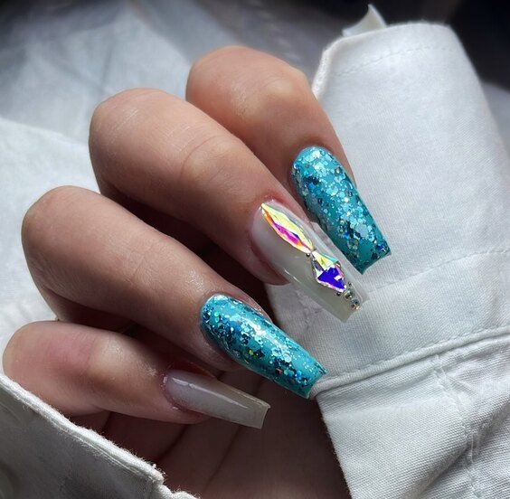 19 Top Fall Nails Glitter Designs: From Subtle to Bold Styles