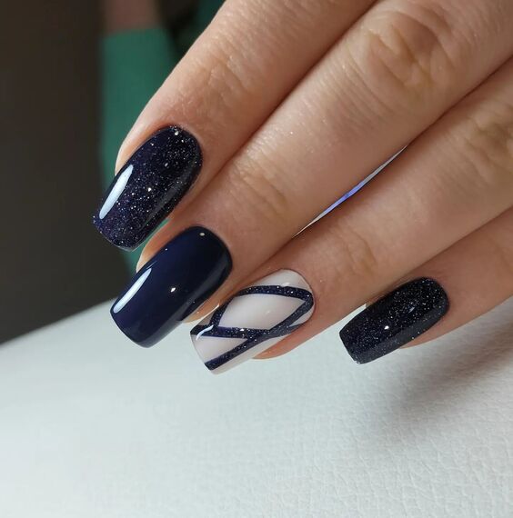 21 Stunning Navy Blue Nail Designs for a Chic Fall Look