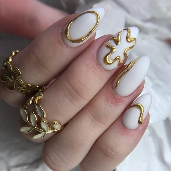 22 Elegant White Fall Nail Designs for a Chic Autumn Look