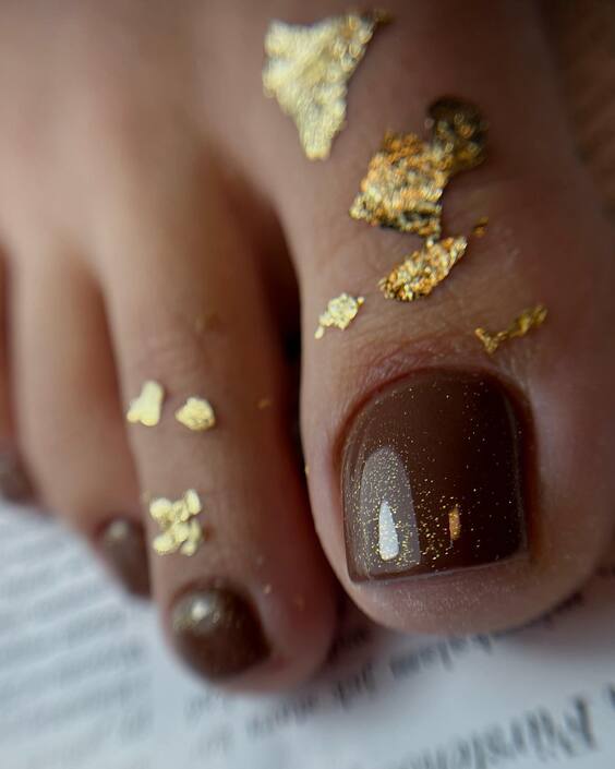 20 Fall Toe Nail Art Designs: Explore Seasonal Style & Color Trends