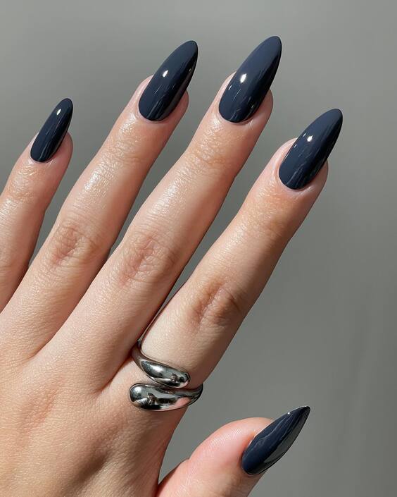 19 Trending Dark Fall Nail Colors 2024: Bold & Beautiful Designs!