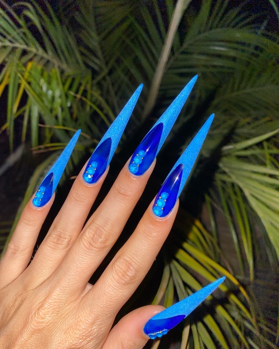 21 Fall Blue Nails 2024: Trendy Designs with Gold Flakes & French Tips