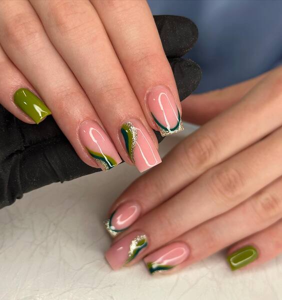 20 Elegant Olive Green Fall Nail Designs for Autumn