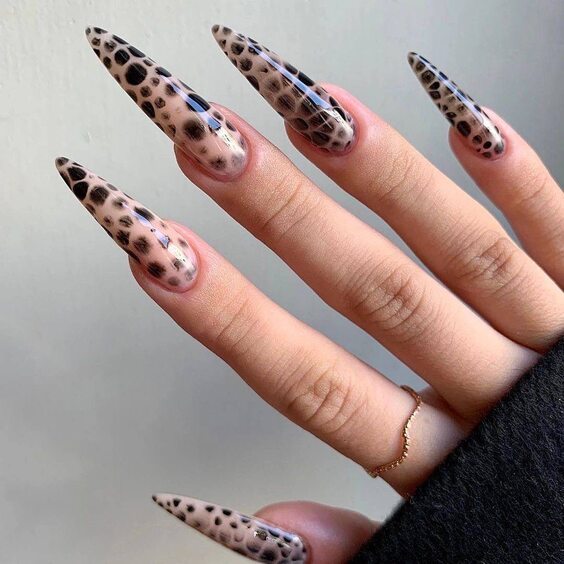 22 Elegant Fall Birthday Nails: Top Styles for Your Special Day!