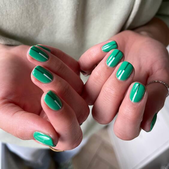 22 Discover the Best Green Nail Colors for 2024: Stylish Ideas and Designs