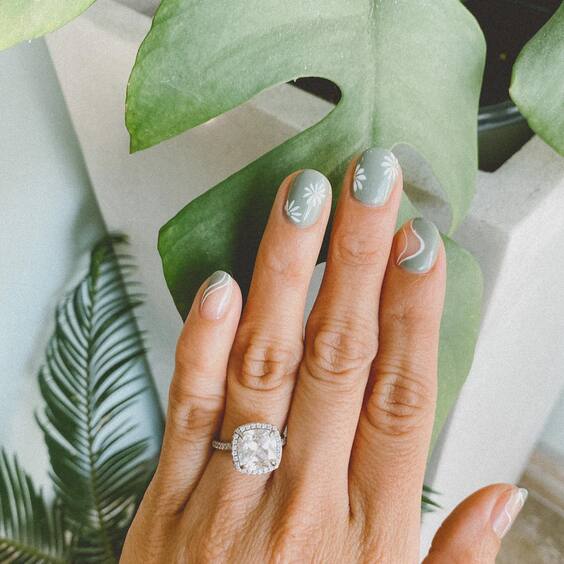 20 Elegant Light Nail Colors: Designs, Tips, and Seasonal Styles