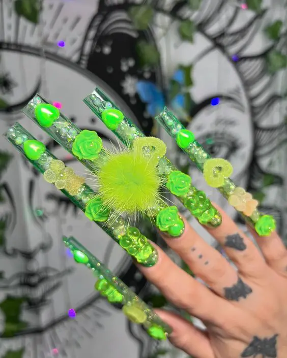 22 Discover the Best Green Nail Colors for 2024: Stylish Ideas and Designs