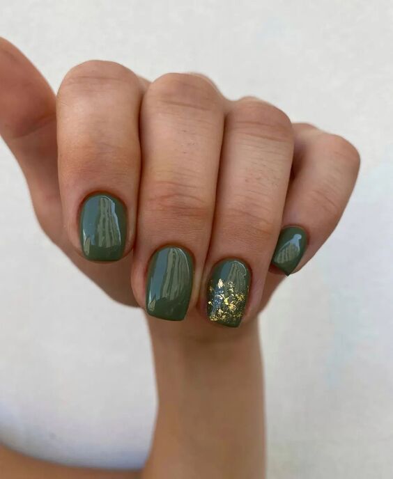 22 Discover the Best Green Nail Colors for 2024: Stylish Ideas and Designs