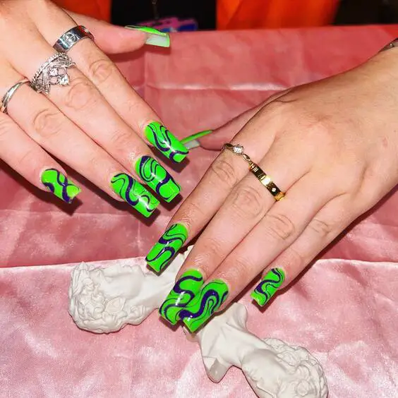 22 Discover the Best Green Nail Colors for 2024: Stylish Ideas and Designs