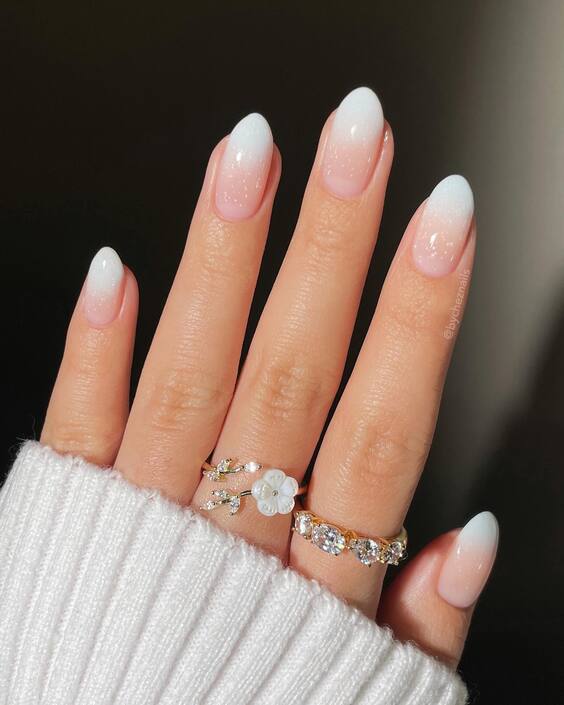 20 Elegant Light Nail Colors: Designs, Tips, and Seasonal Styles