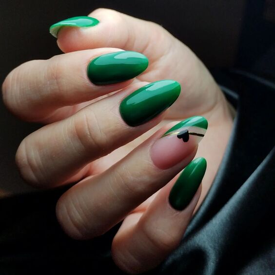 22 Discover the Best Green Nail Colors for 2024: Stylish Ideas and Designs