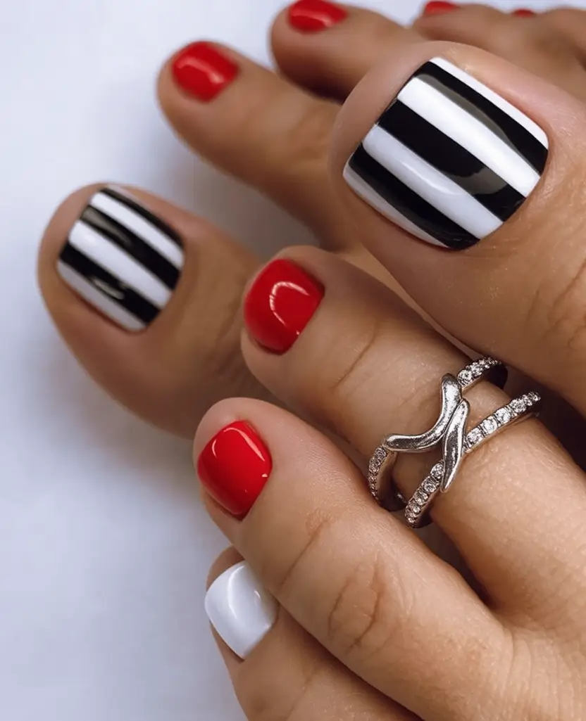 Beach Toe Nails for Summer 2025 Monochrome Chic With a Pop
