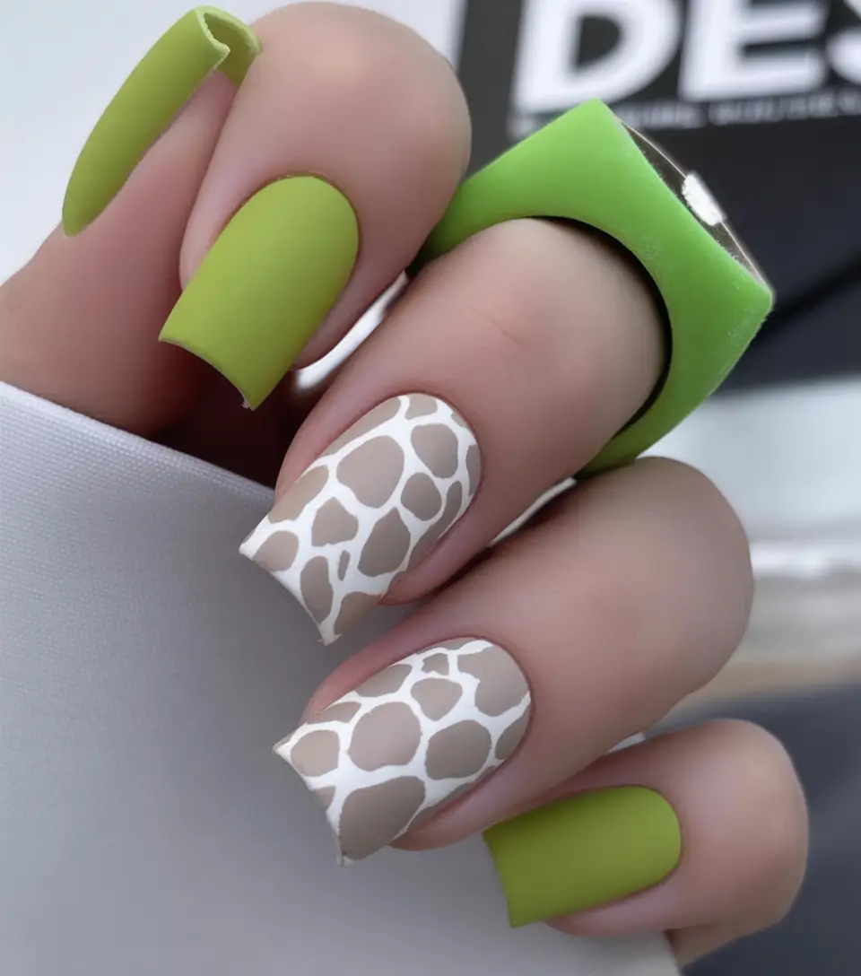 Cute Summer Nails You’ll Love in 2025 Giraffe Print Meets Neon Green