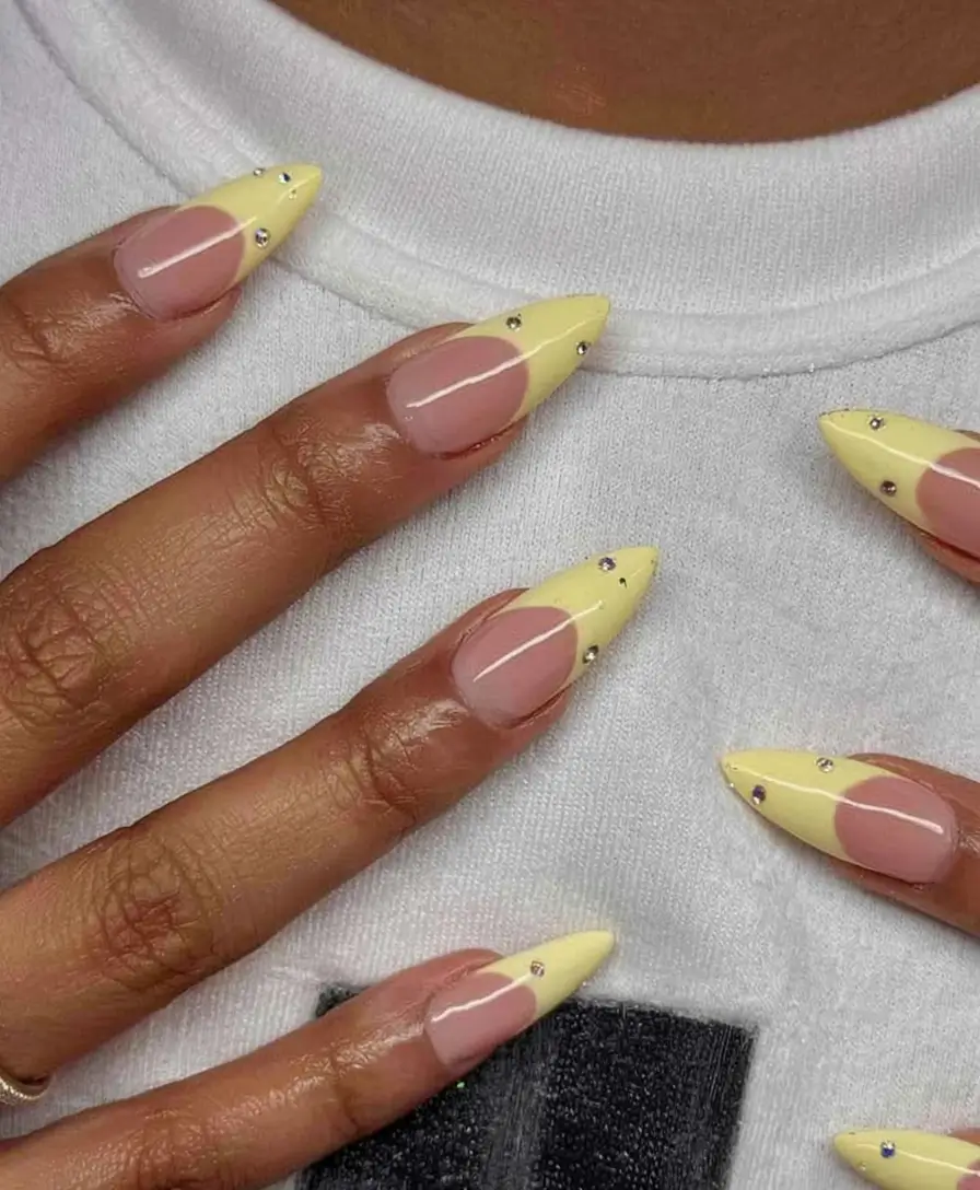 Cutest Summer Nails for 2025 Yellow Sunshine Almond Glam