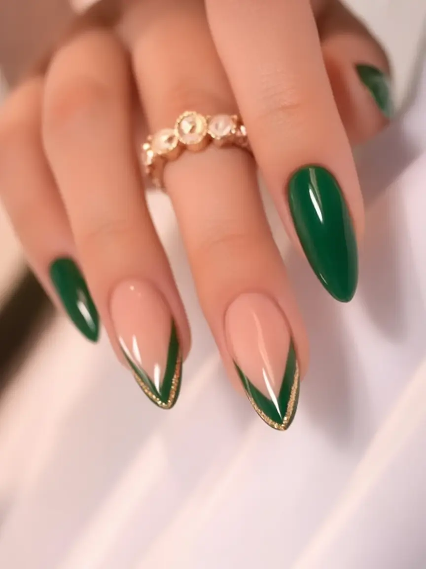 Green Summer Nails for 2025 Days Elegant Arrows With a Golden Edge